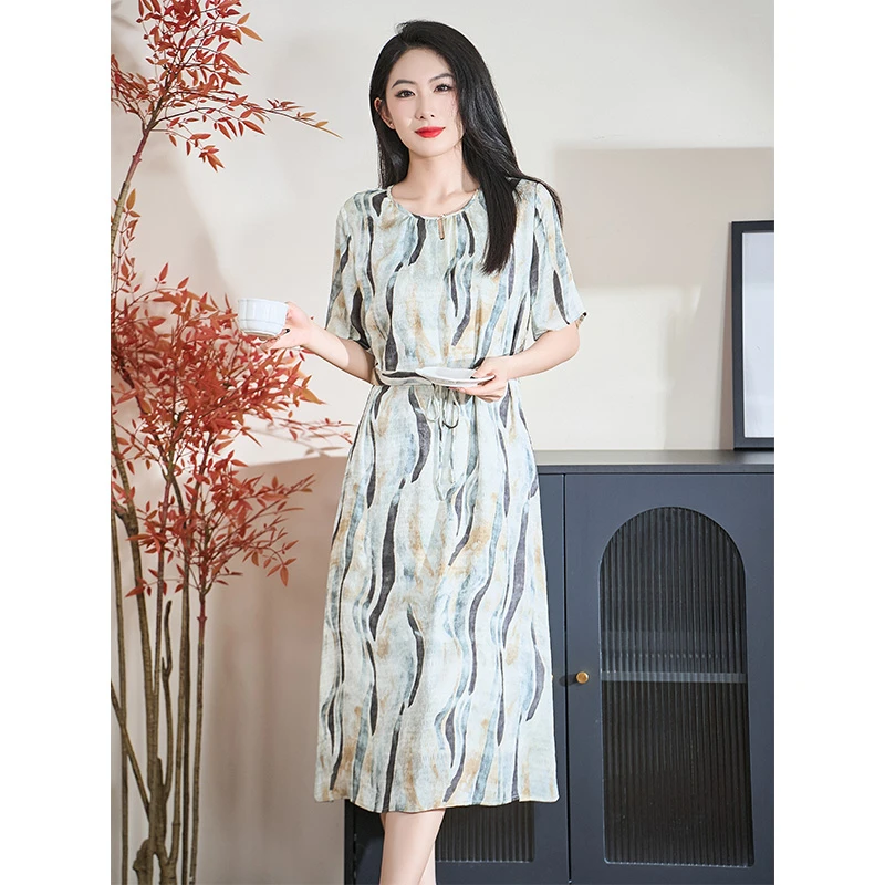 迪欧芙端庄减龄显瘦时尚高级感2025夏气质新款女连衣裙#XLQ18007
