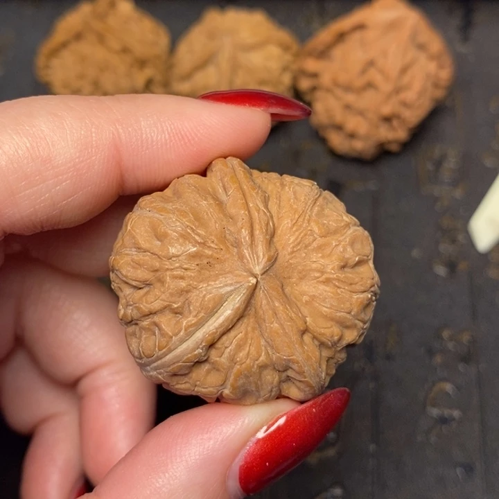 吊坠文玩核桃《****1文玩核桃异形单只