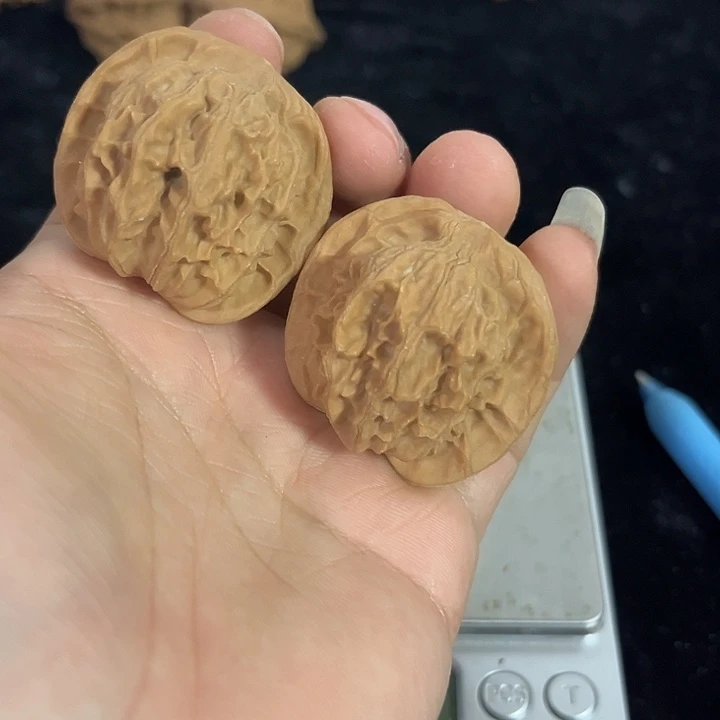 文玩核桃把件39左右微微瑕小天地，编号015