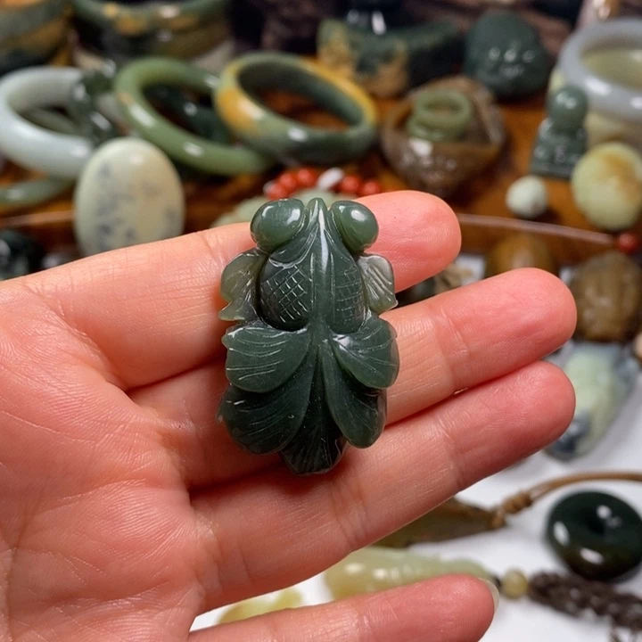 岫岩河磨玉（透闪石质玉）未镶嵌颈饰