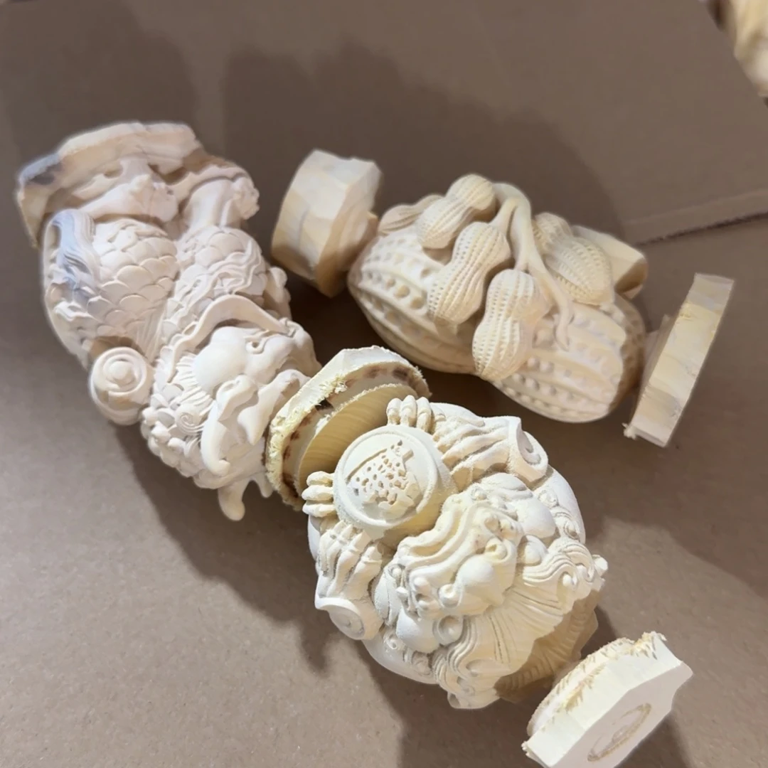 腾***大黄杨木大叶黄杨木手把件3个有瑕