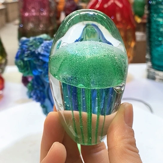 水母高9厘米宽4厘米花瓶