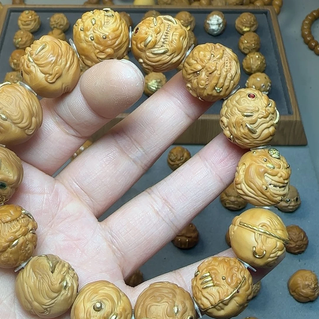 饿***醒吊坠猴头核桃镶嵌满贯象神狗王