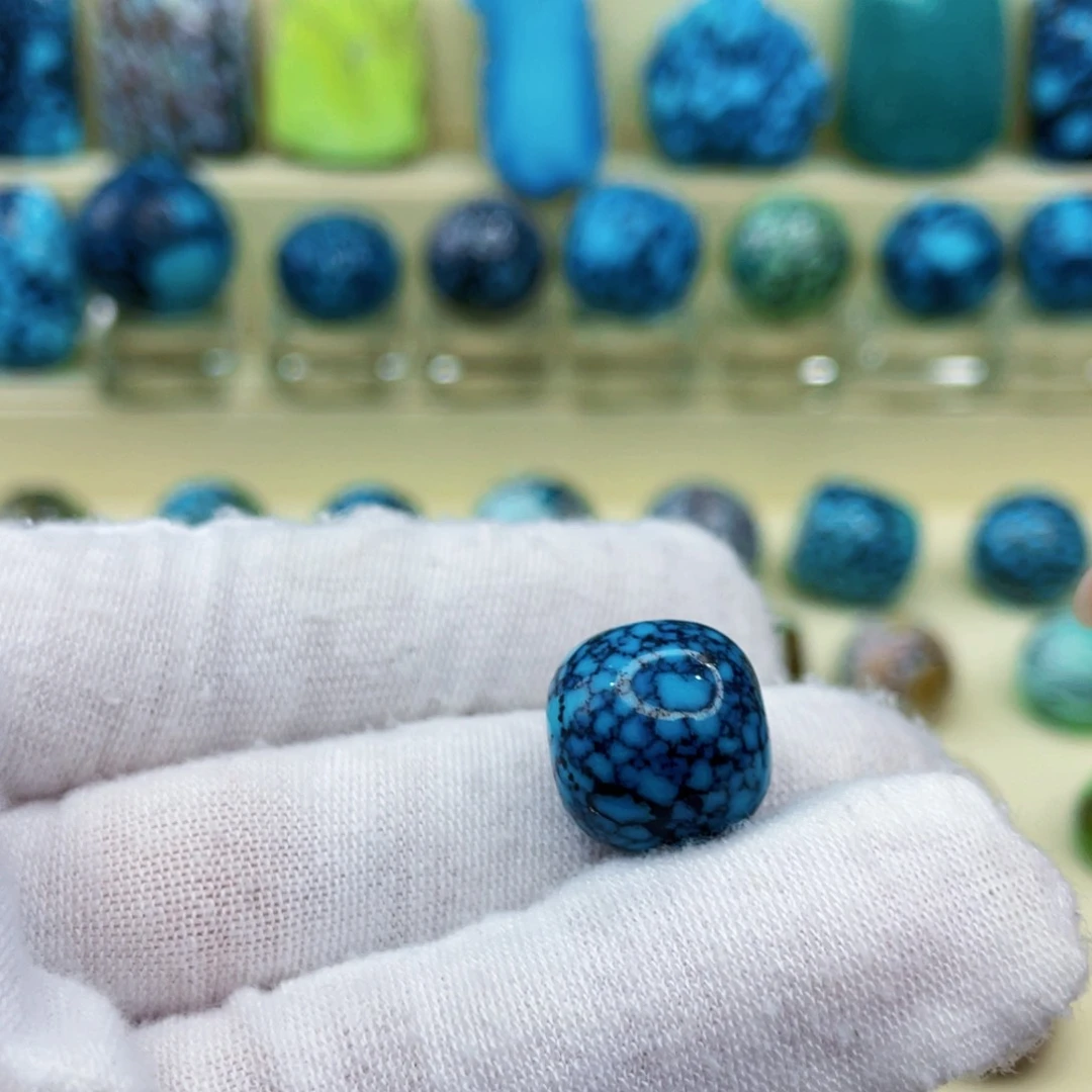 未镶嵌绿松石颈饰