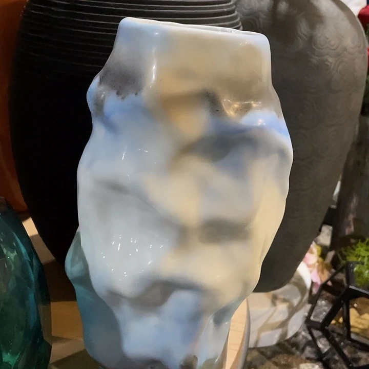 陶瓷花瓶，茶杯茶具。