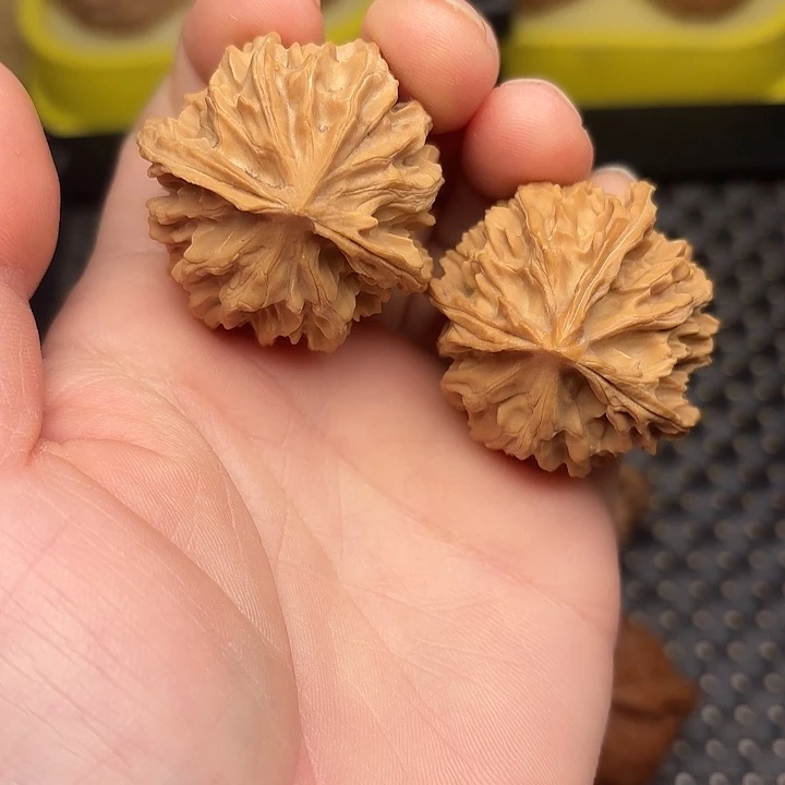 凹***曼吊坠文玩核桃37凹的三棱