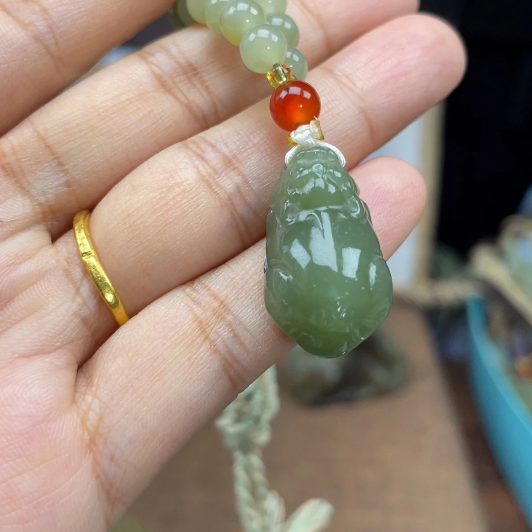 和田玉未镶嵌颈饰