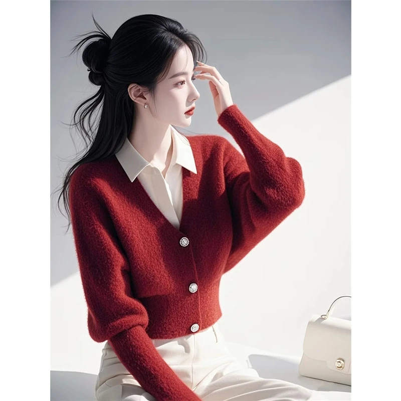 高级感圣诞新年红色假两件毛衣女秋冬新款小香风洋气收腰针织上衣