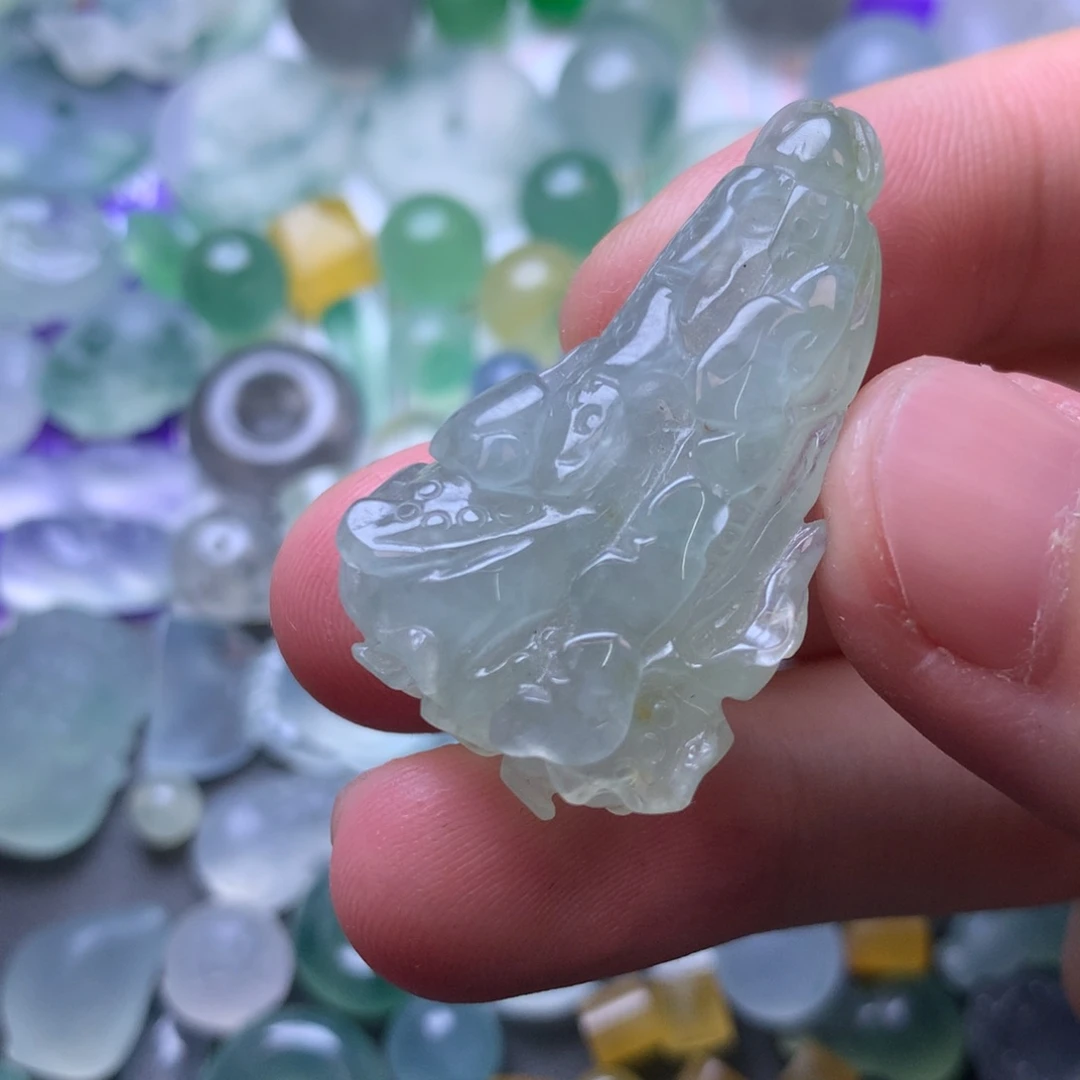 定制翡翠未镶嵌挂件
