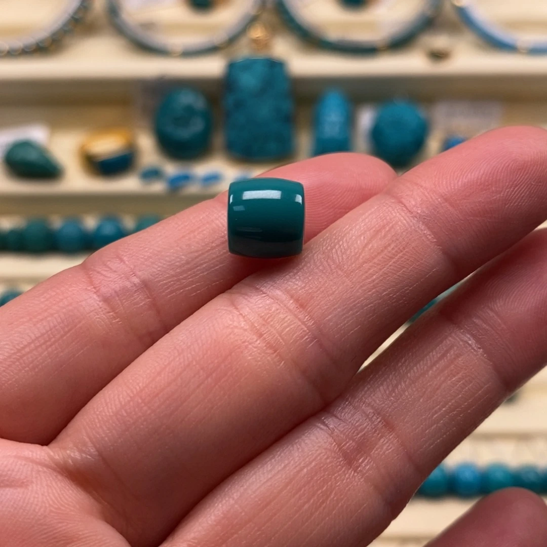 绿松石未镶嵌珠宝奇石直径8.9×8.5高桩直切