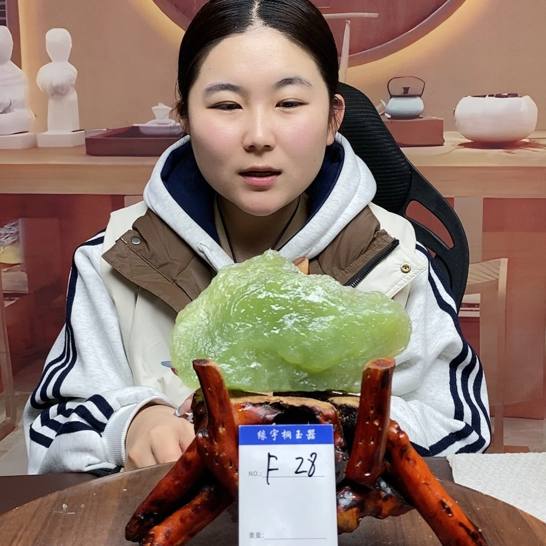 蛇纹石玉原石未镶嵌