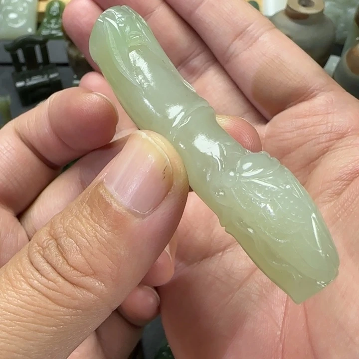 和田玉未镶嵌颈饰定制