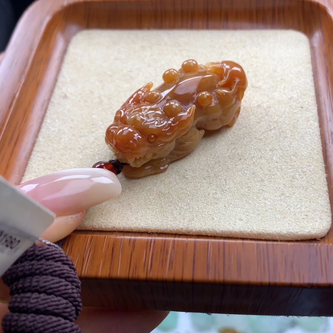 翡翠未镶嵌颈饰47