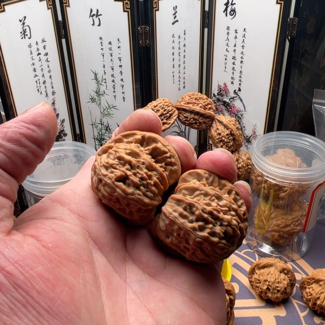 把件核桃！****？全品无修39白狮子