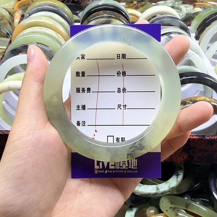 姚***爽蛇纹石玉未镶嵌纯天然蛇纹石岫玉