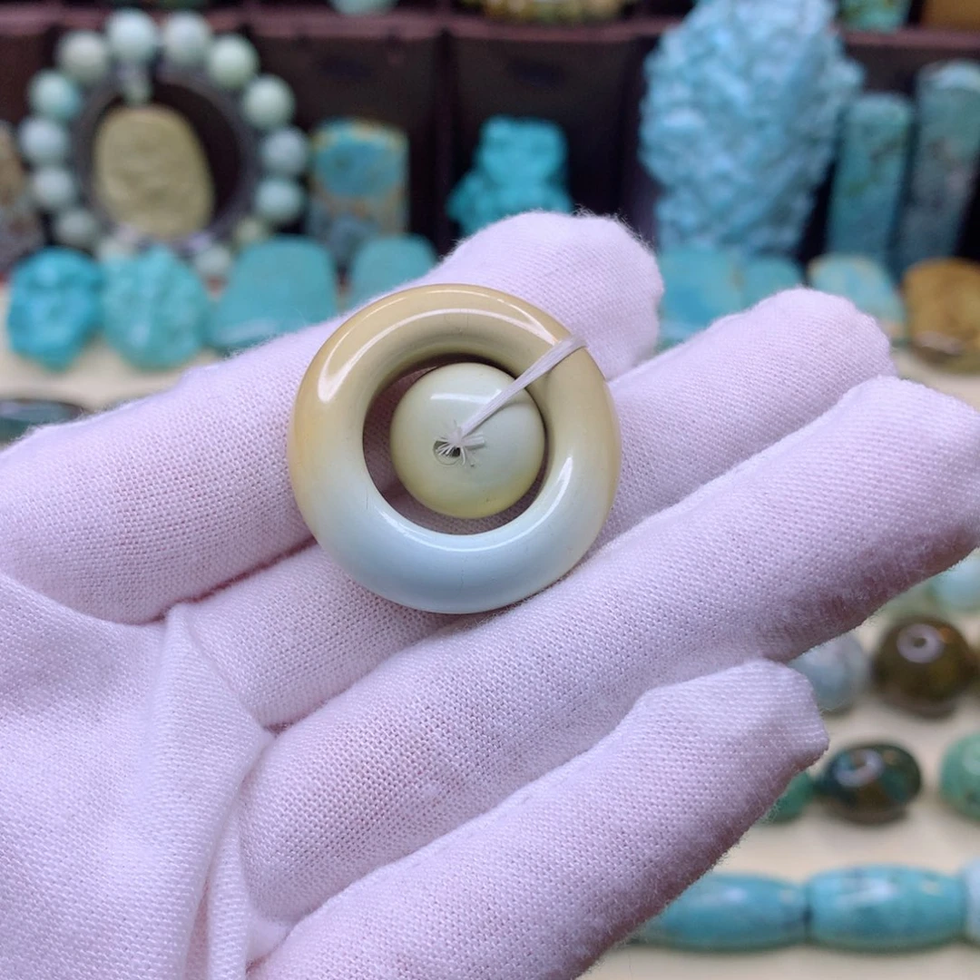 绿松石颈饰未镶嵌