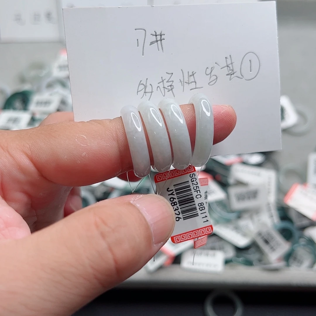 未镶嵌戒指翡翠多样性发其一