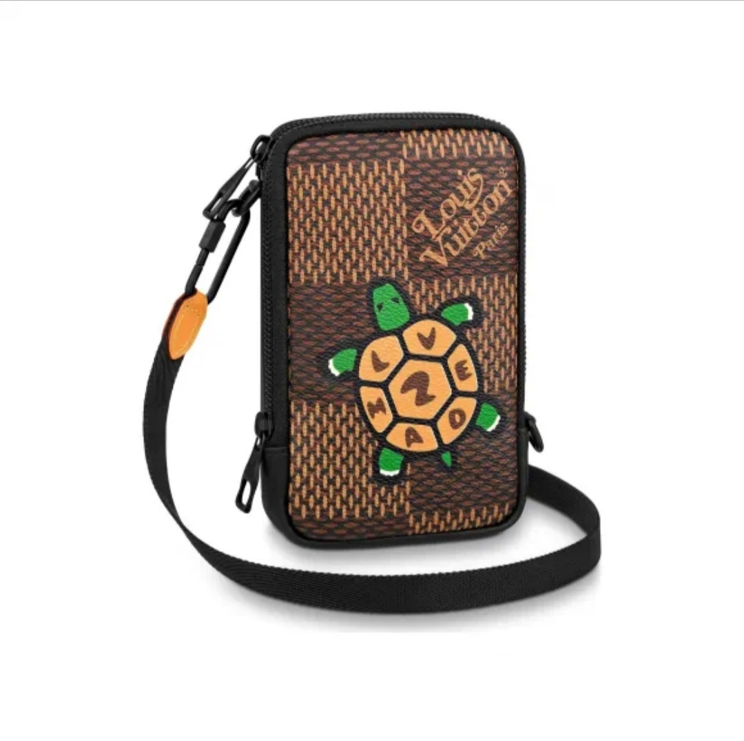 95新 LouisVuitton/路易威登 97新限量nigo联名手机包