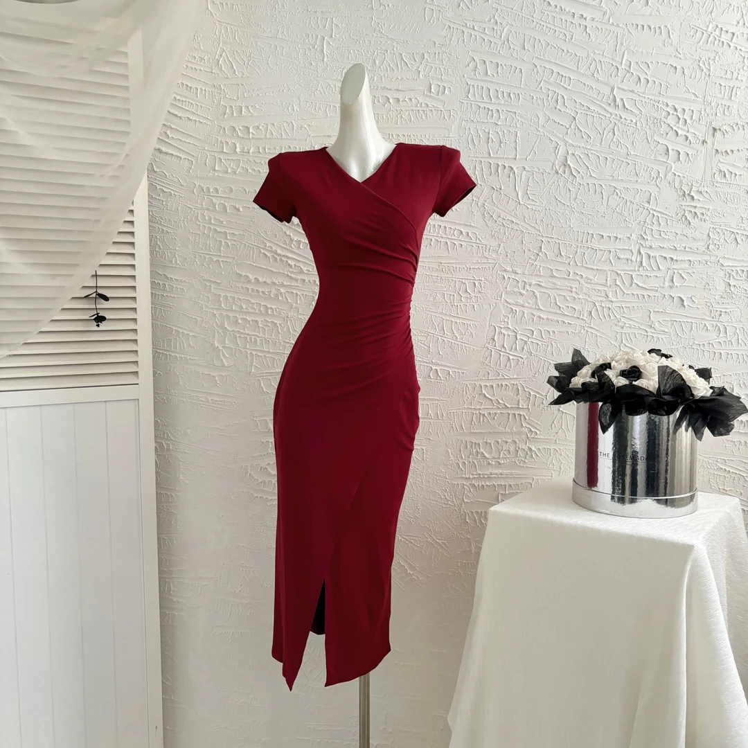 【现货】2025夏新款女轻奢优雅时尚包臀开叉修身显瘦v领长款连衣裙