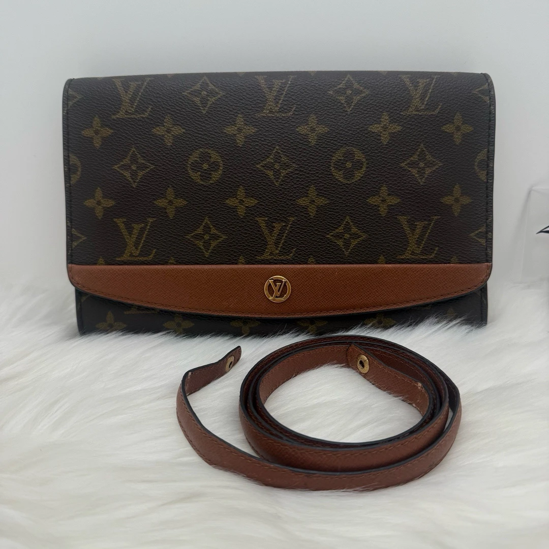 95新 LouisVuitton/路易威登 lv 中古红皮信封013702