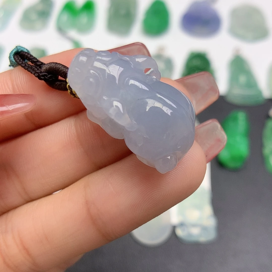 翡翠颈饰未镶嵌貔貅