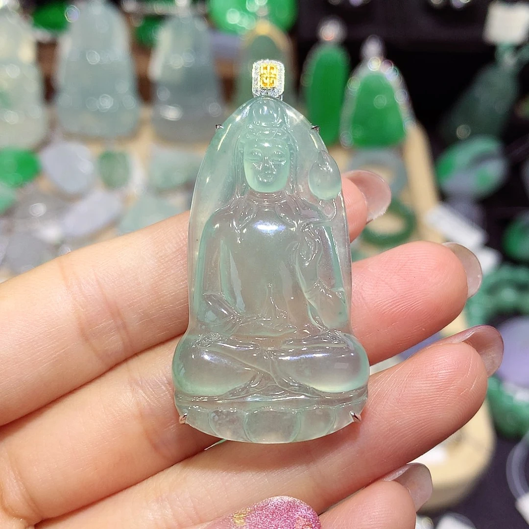 颈饰18K金镶嵌翡翠观音