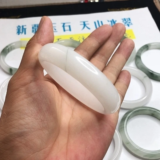 石英质玉手镯未镶嵌圈口58.6