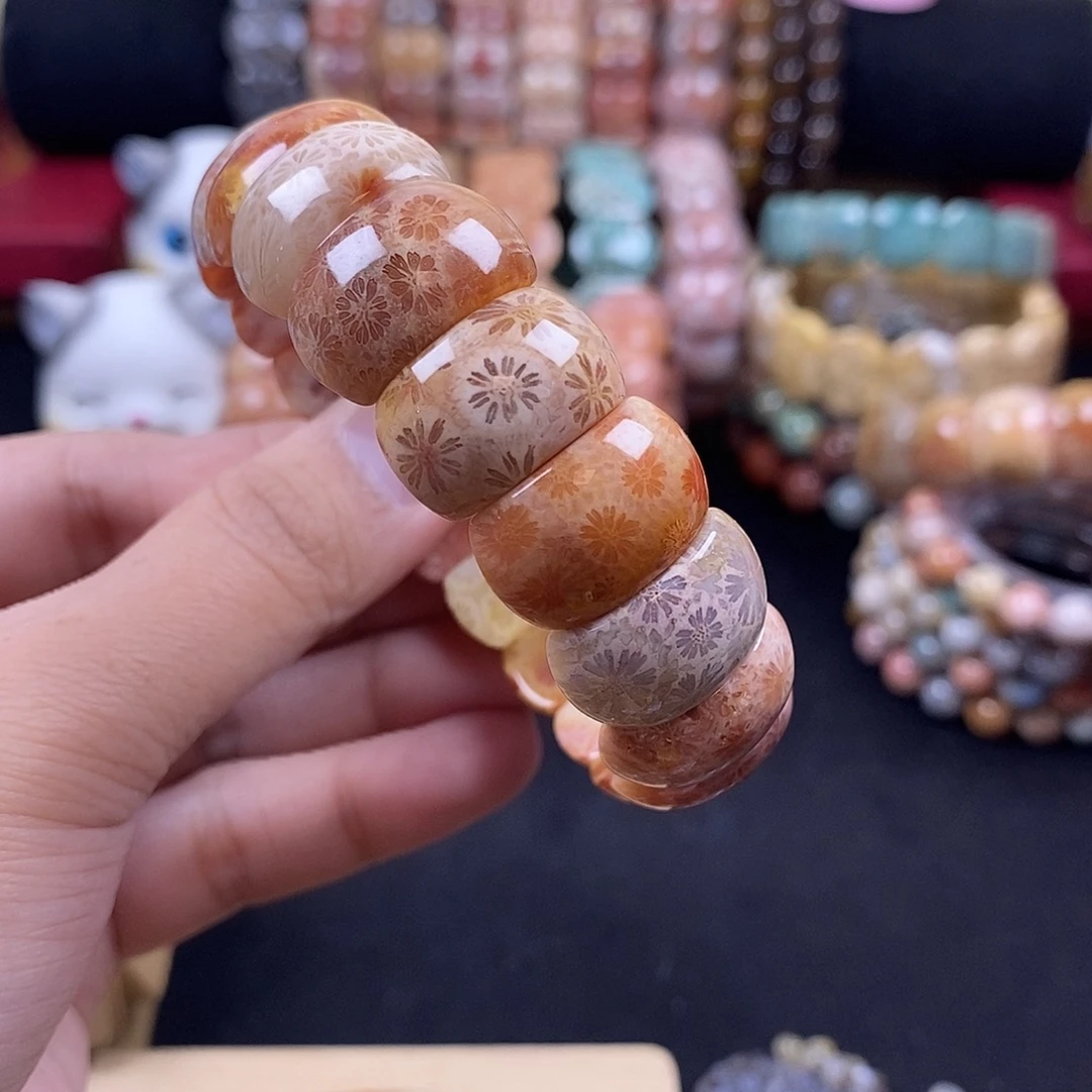小****硅化珊瑚（珊瑚玉）未镶嵌手牌