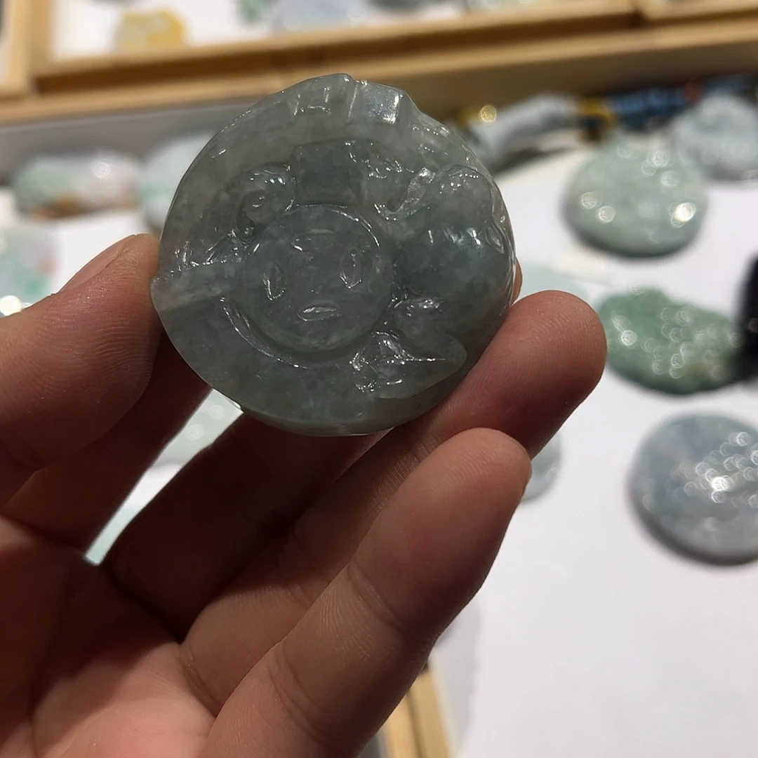 颈饰未镶嵌翡翠挂件