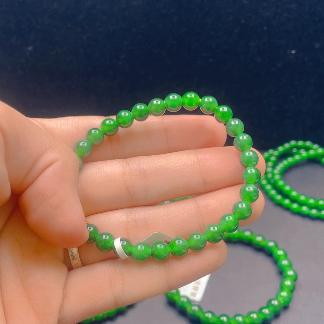 翡翠未镶嵌颈饰