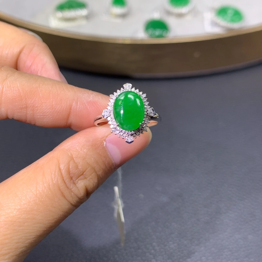 翡翠戒指18K金镶嵌翡翠