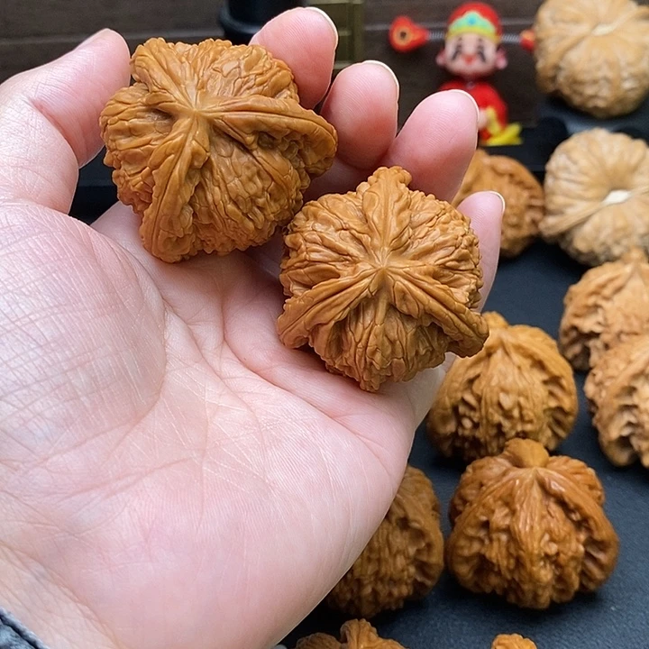 富***吧文玩核桃把件白奔