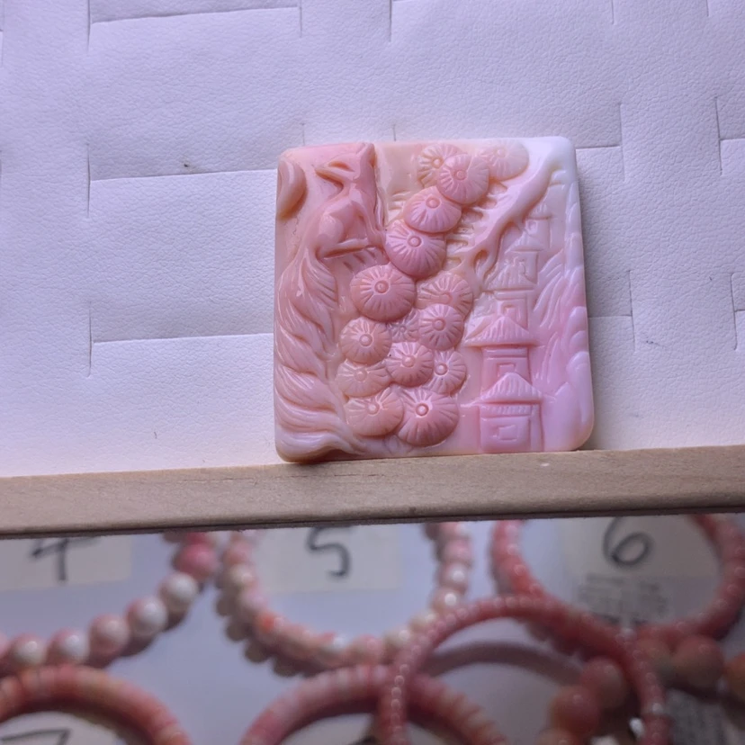 【闪购商品】查罗石颈饰合金福利