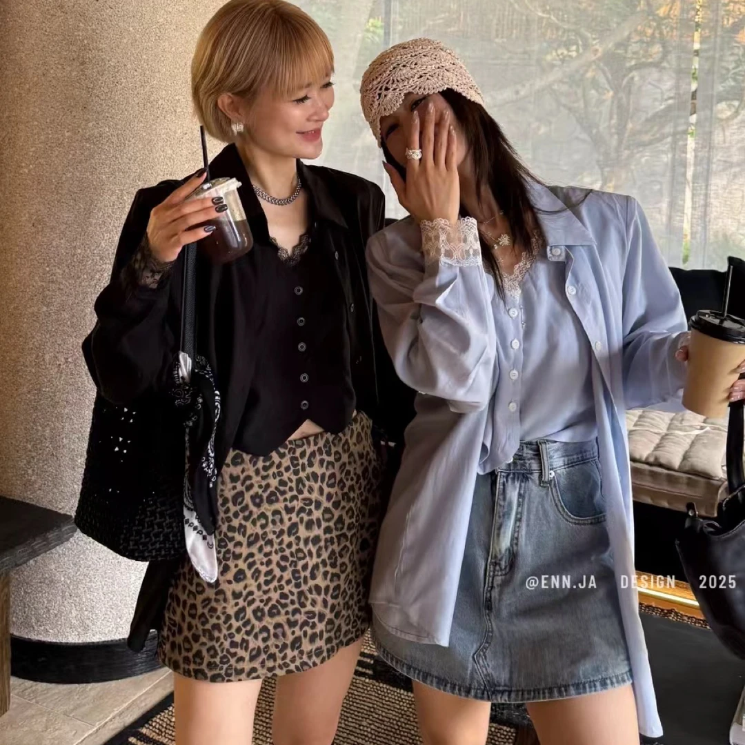 2025秋季蕾丝拼接V领ins长袖衬衫秋季宽松中长款别致开衫上衣休闲