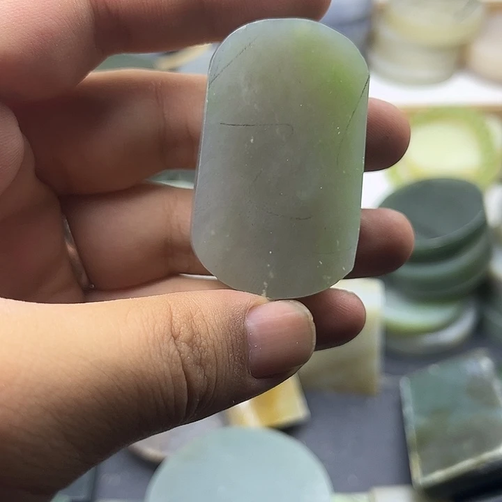 S***a和田玉未镶嵌珠宝半成品