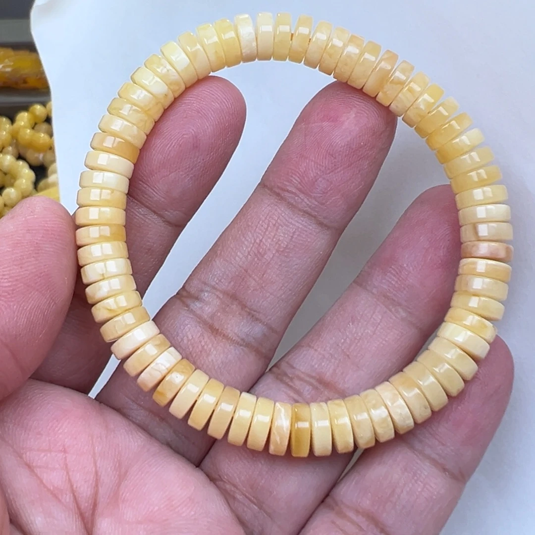 蜜蜡未镶嵌裸石8加9.36克