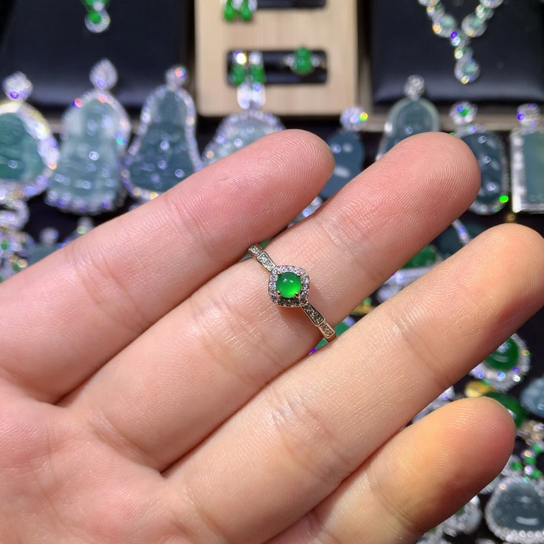 翡翠未镶嵌颈饰76676677877777