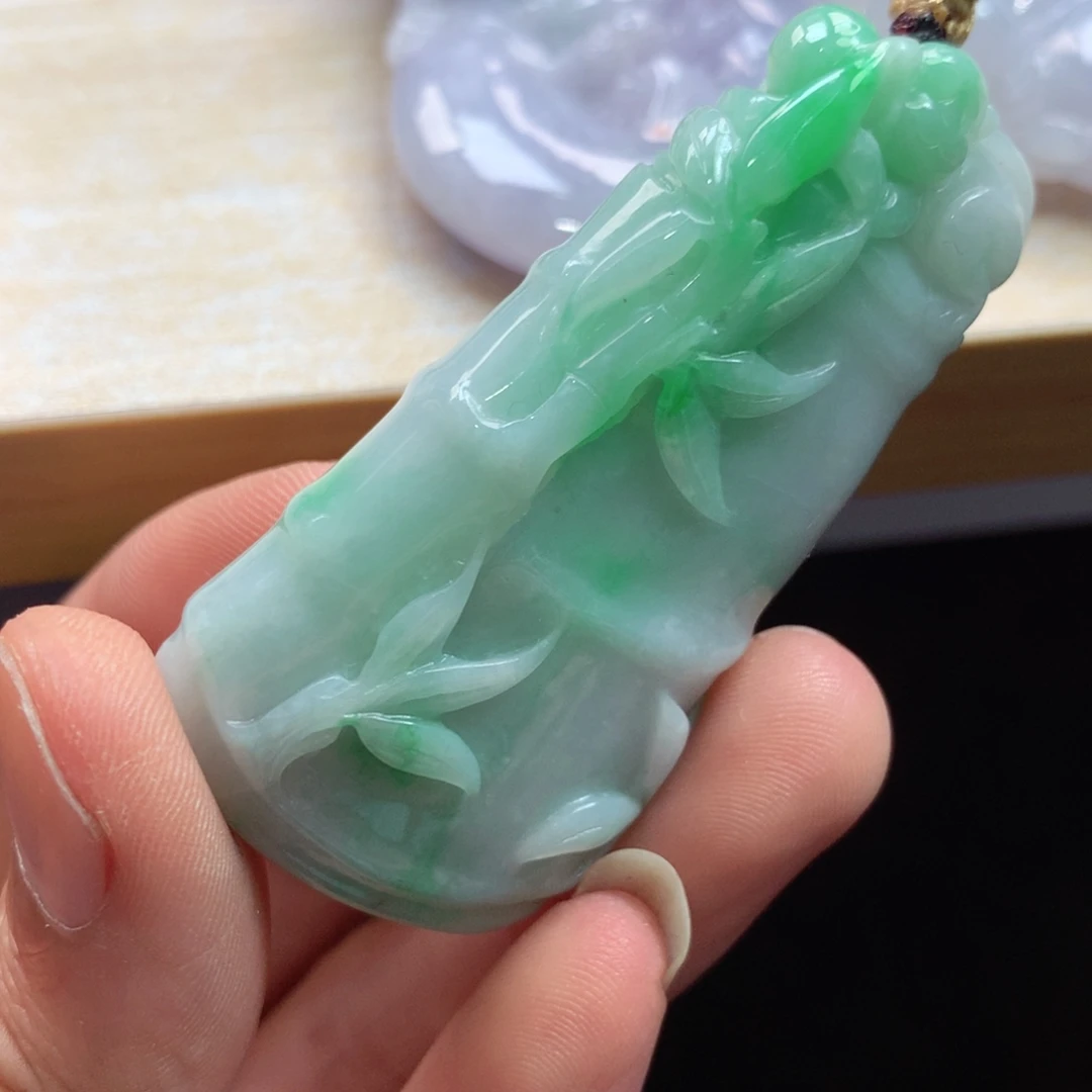 翡翠未镶嵌颈饰吊坠