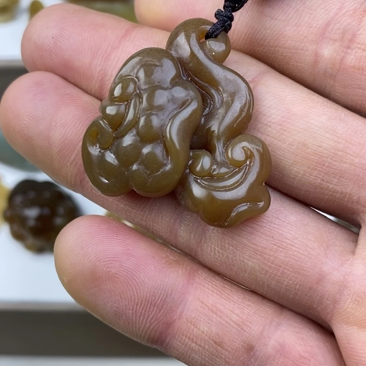 和田玉（糖玉）未镶嵌颈饰