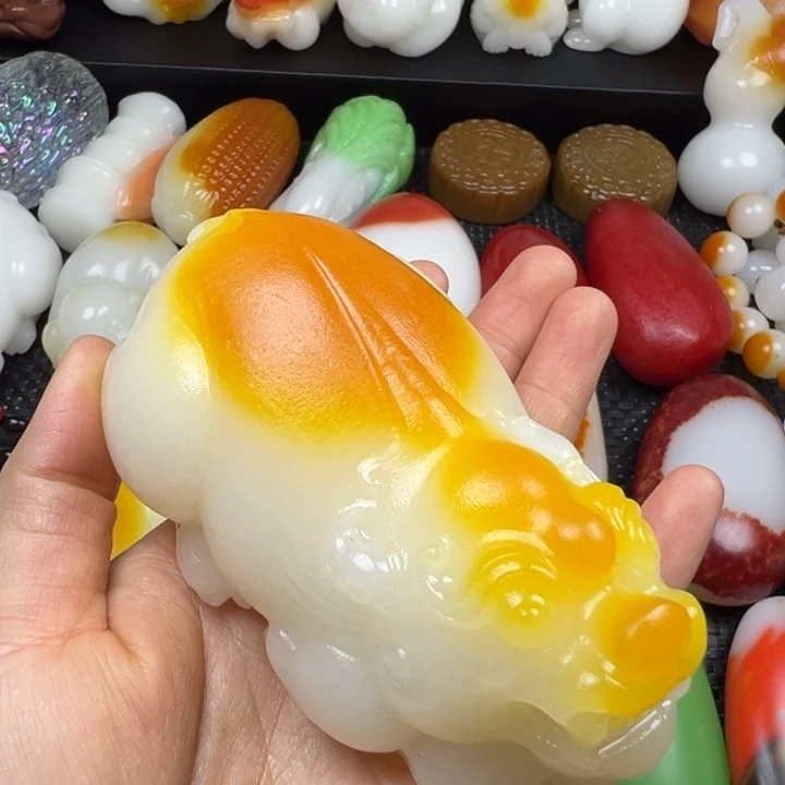 新疆戈壁五彩石金丝