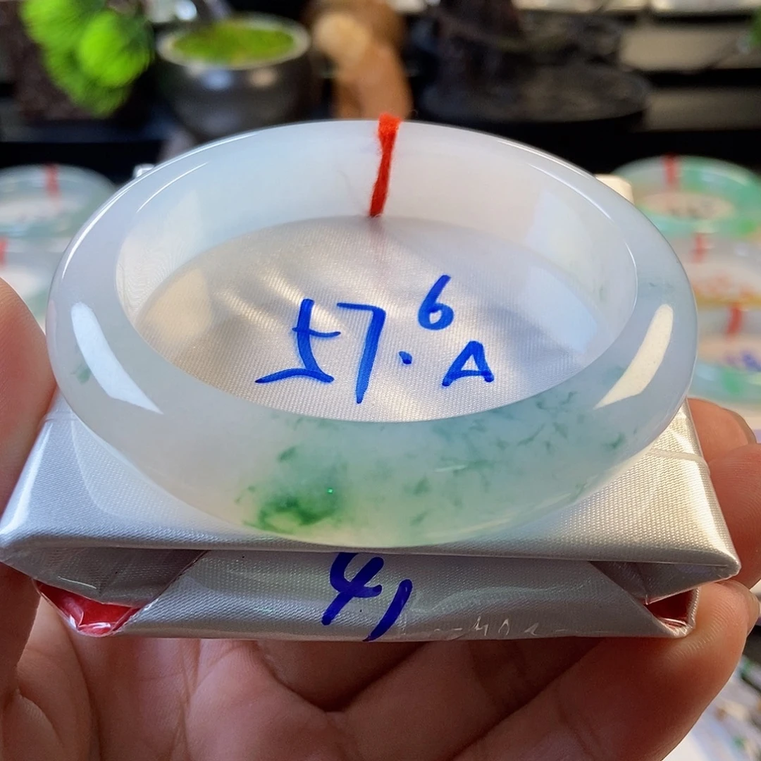 翡翠未镶嵌手镯33冰飘绿花
