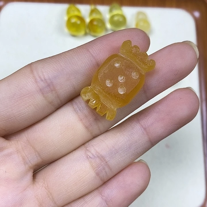 吊坠橄榄核福利原皮糖果17