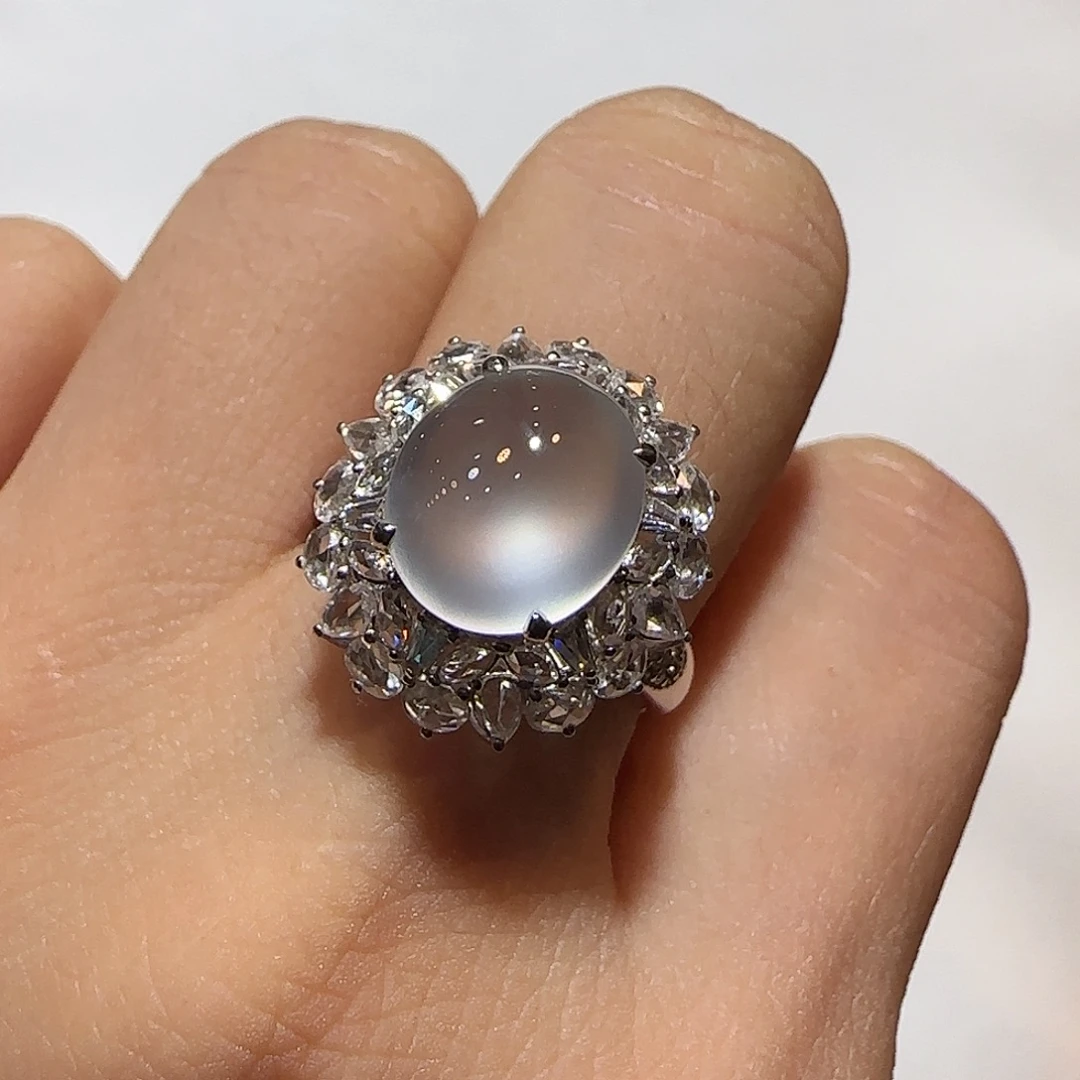 翡翠18K金镶嵌戒指蛋面