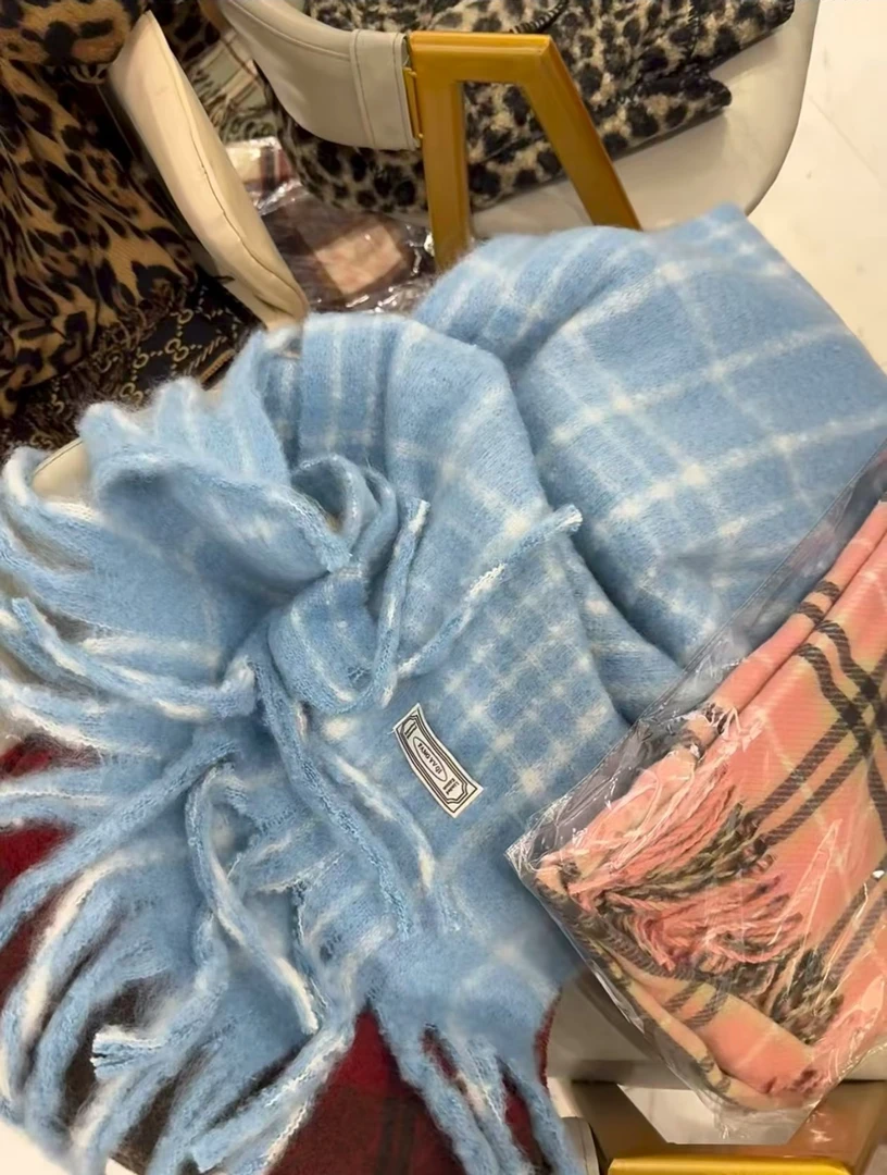 123大白高档围巾女士长款保暖外贸尾货时尚单品百搭学院风围巾