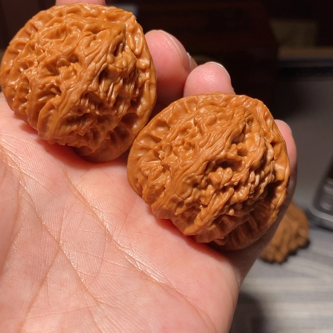 桐****文玩核桃把件016三角白