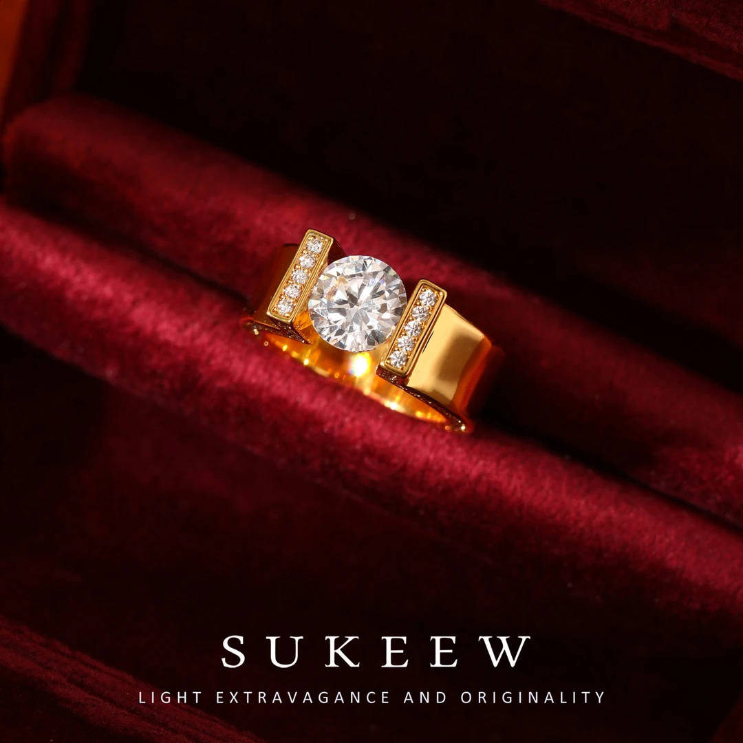 SUKEEW/酥可 铜合金合成锆石戒指 镀k金【星璨】宽版镶边戒指493004
