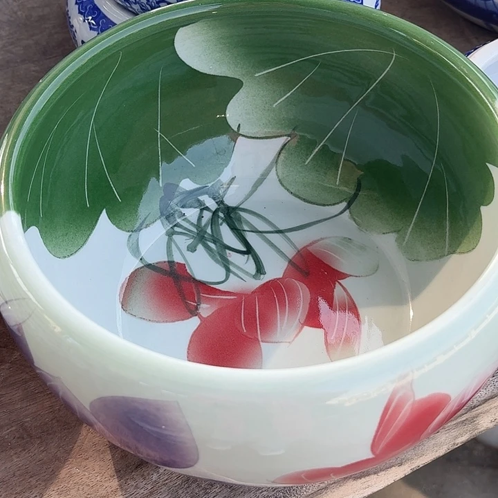 瓷片直径23厘米高13……