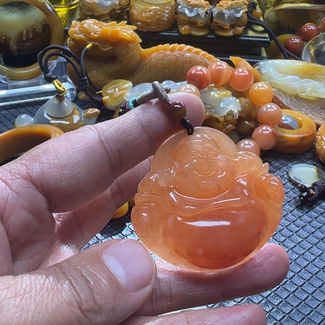 用***8石英质玉未镶嵌颈饰