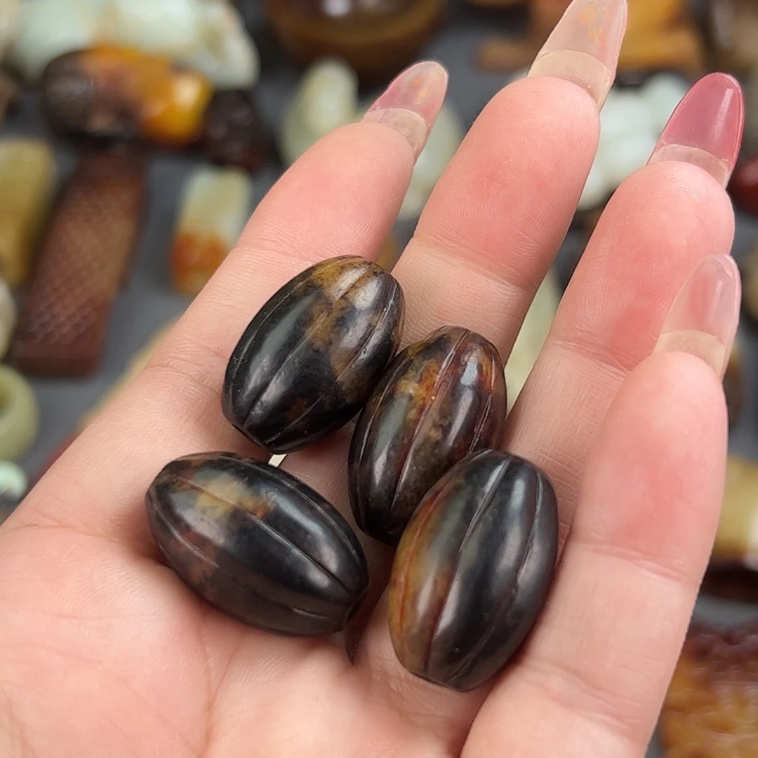 和田玉（糖玉）未镶嵌颈饰