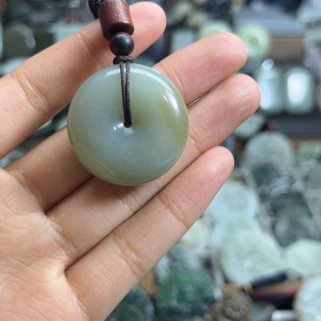 花****和田玉未镶嵌颈饰